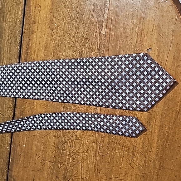 Calvin Klein Silk Tie - Picture 5 of 8